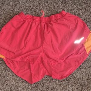 SAUCONY RUNNING SHORTS